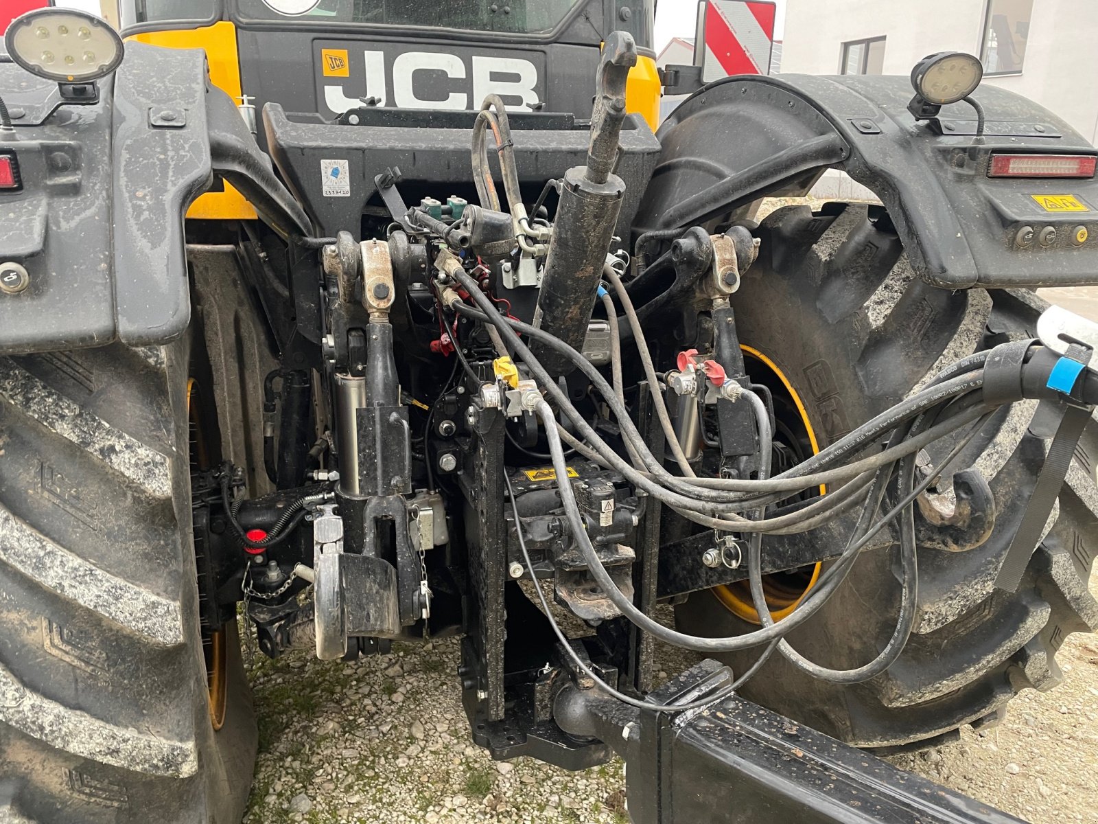 Traktor des Typs JCB Fastrac 4220 ICON, Gebrauchtmaschine in Burglengenfeld (Bild 3)