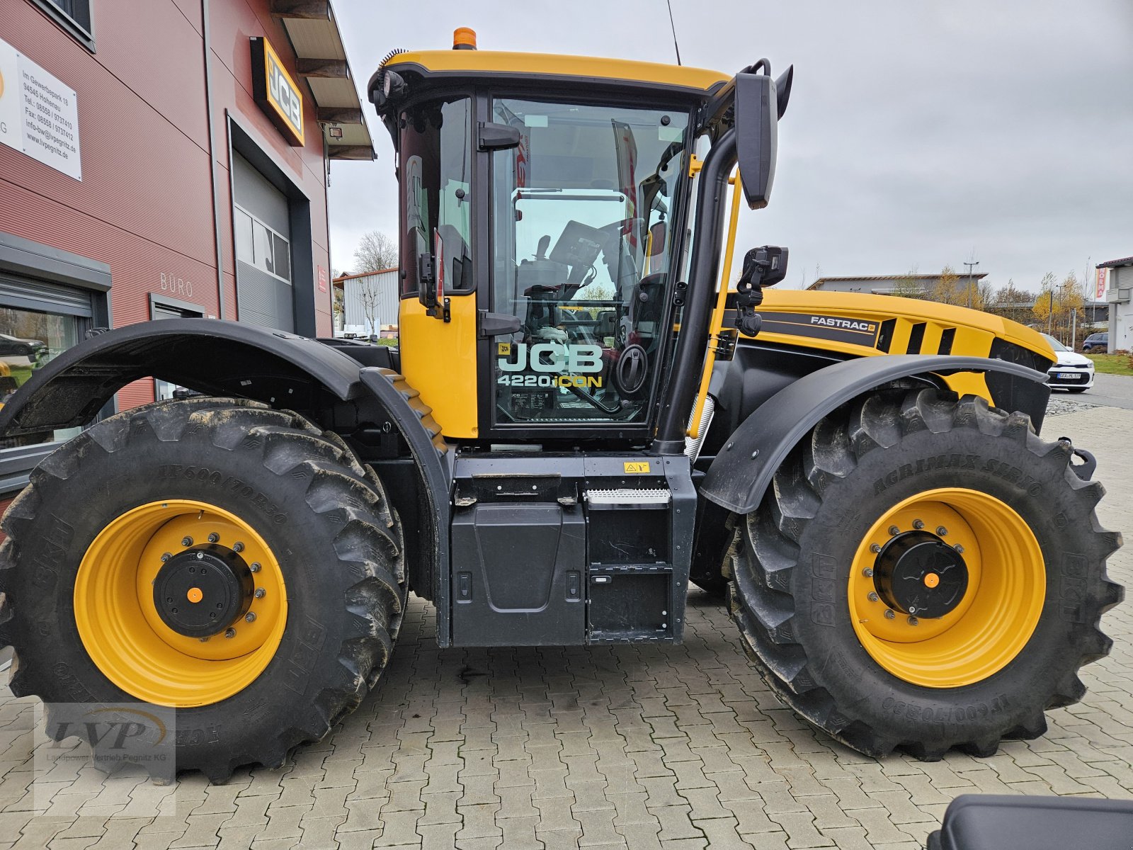 Traktor typu JCB Fastrac 4220 ICON, Gebrauchtmaschine w Hohenau (Zdjęcie 4)