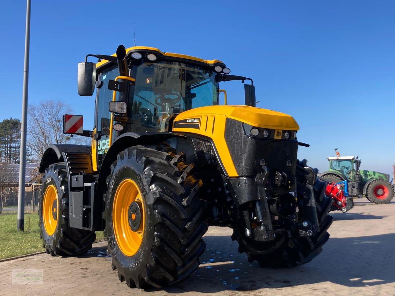 Traktor typu JCB Fastrac 4220 iCON, Gebrauchtmaschine v Coppenbruegge (Obrázok 2)