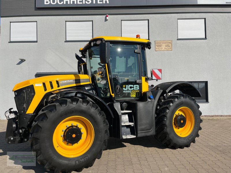 Traktor типа JCB Fastrac 4220 Icon, Gebrauchtmaschine в Coppenbruegge