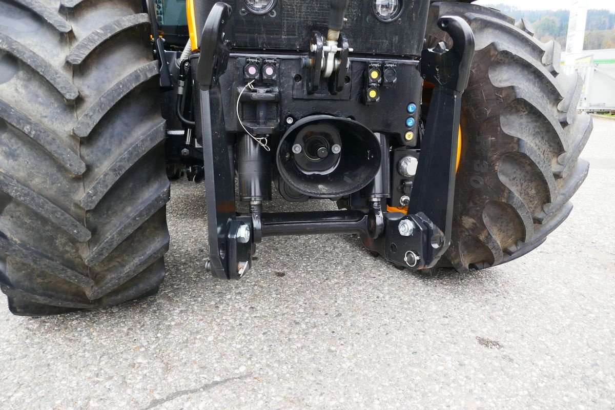 Traktor Türe ait JCB Fastrac 4220 iCON, Gebrauchtmaschine içinde Villach (resim 4)