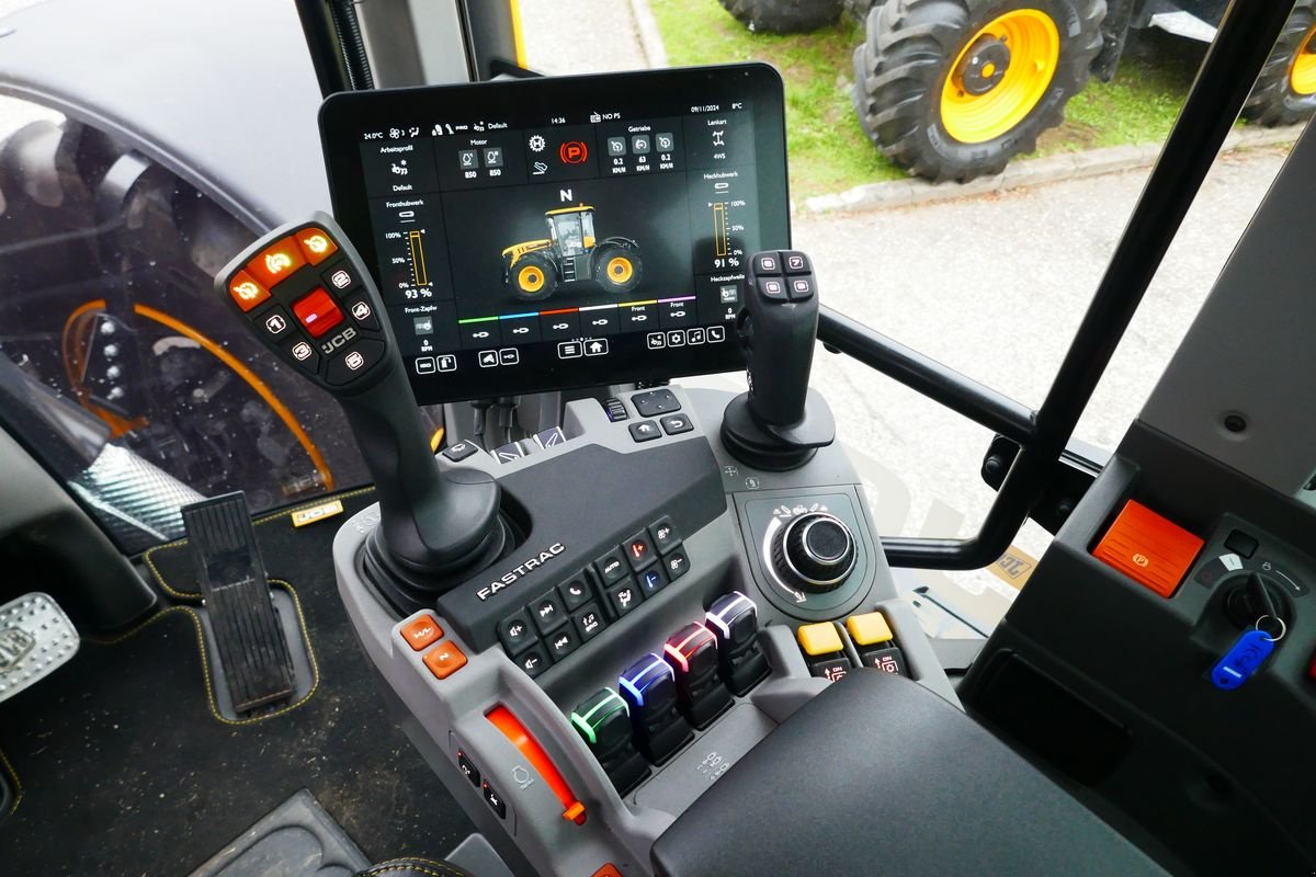 Traktor du type JCB Fastrac 4220 iCON, Gebrauchtmaschine en Villach (Photo 11)