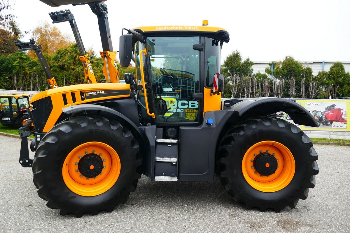 Traktor типа JCB Fastrac 4220 iCON, Gebrauchtmaschine в Villach (Фотография 15)