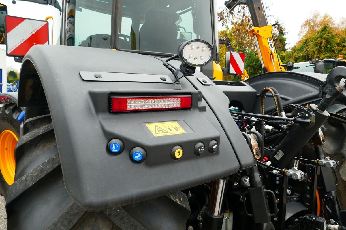 Traktor типа JCB Fastrac 4220 iCON, Gebrauchtmaschine в Villach (Фотография 7)