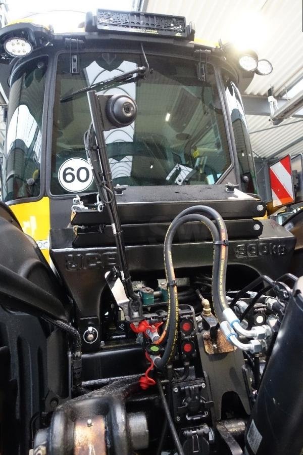 Traktor du type JCB Fastrac 4220 Icone, Gebrauchtmaschine en Sorée (Photo 4)