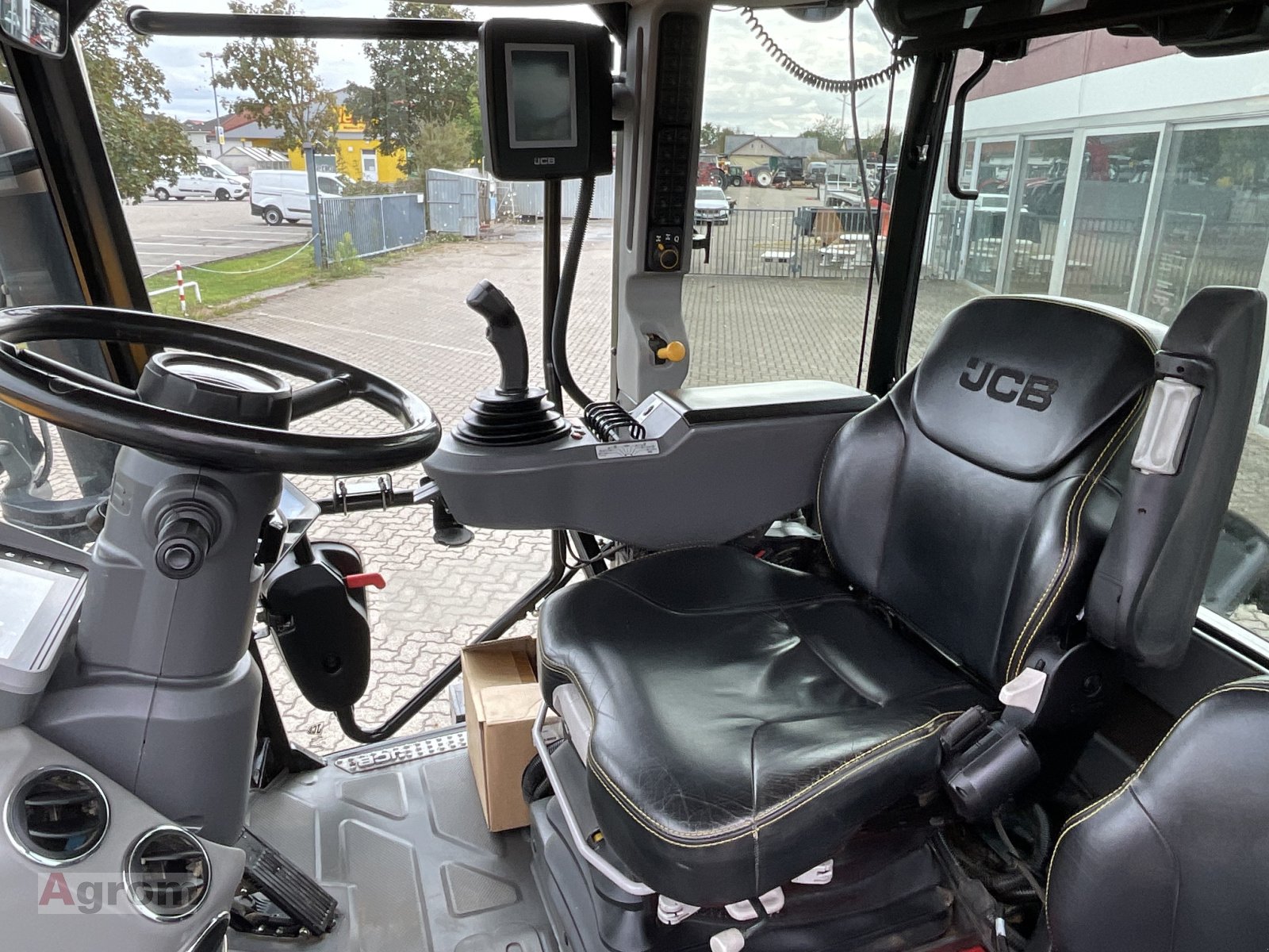 Traktor van het type JCB Fastrac 4220 mit Lenksystem RTK, Gebrauchtmaschine in Harthausen (Foto 10)