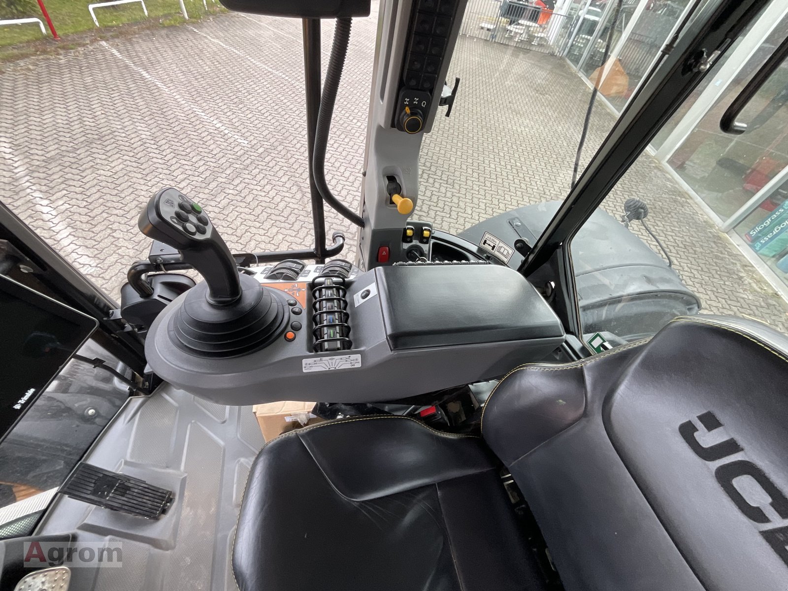 Traktor tip JCB Fastrac 4220 mit Lenksystem RTK, Gebrauchtmaschine in Harthausen (Poză 11)