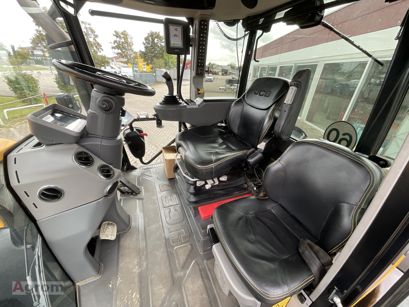 Traktor van het type JCB Fastrac 4220 mit Lenksystem RTK, Gebrauchtmaschine in Harthausen (Foto 14)