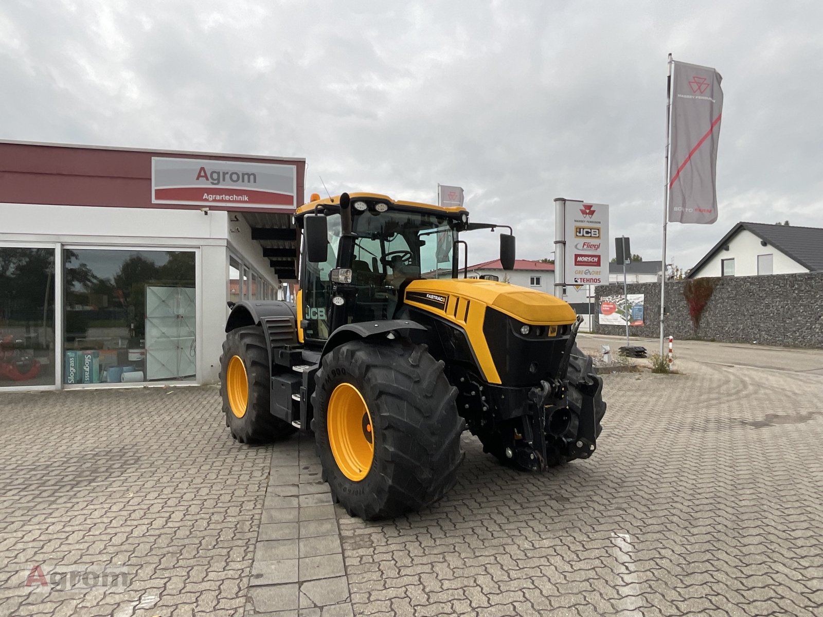 Traktor Türe ait JCB Fastrac 4220 mit Lenksystem RTK, Gebrauchtmaschine içinde Harthausen (resim 17)