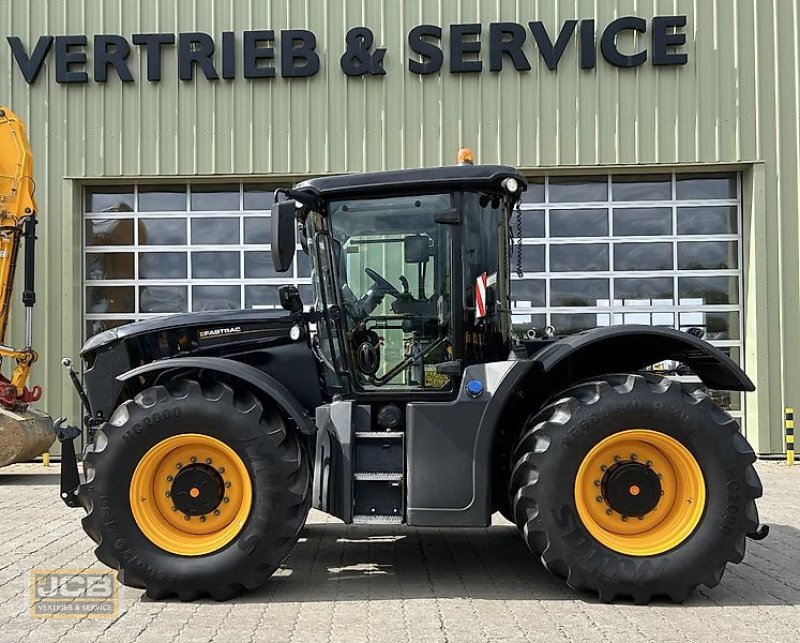 Traktor of the type JCB Fastrac 4220 ProLine in Vollaustattung mit John Deere Auto Trac, Gebrauchtmaschine in Frechen (Picture 2)