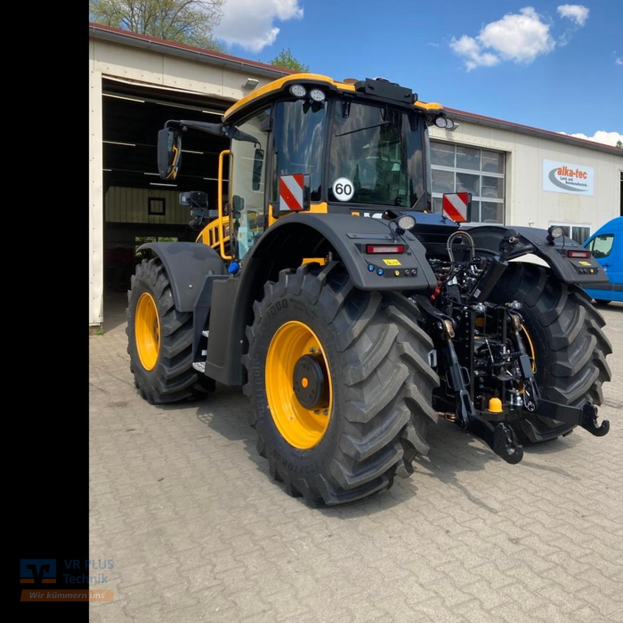 Traktor van het type JCB FASTRAC 4220, Neumaschine in Osterburg (Foto 3)