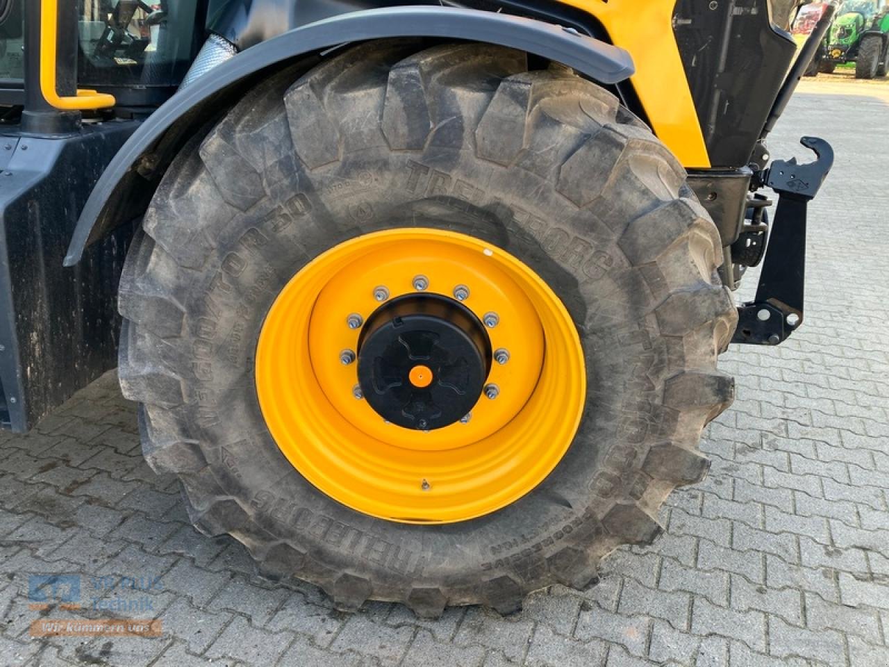 Traktor van het type JCB FASTRAC 4220, Neumaschine in Osterburg (Foto 5)