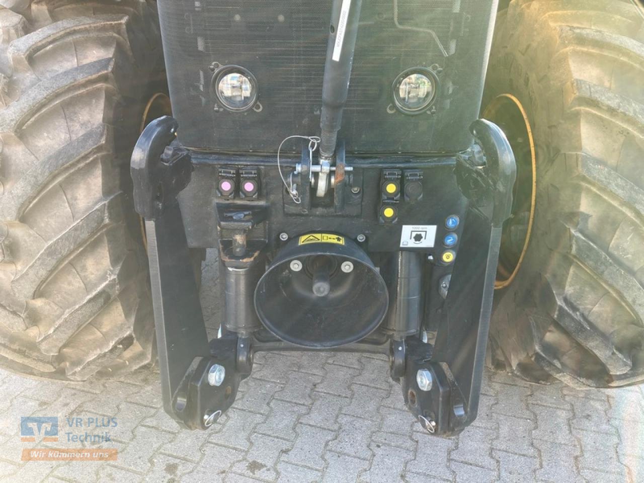 Traktor van het type JCB FASTRAC 4220, Neumaschine in Osterburg (Foto 6)