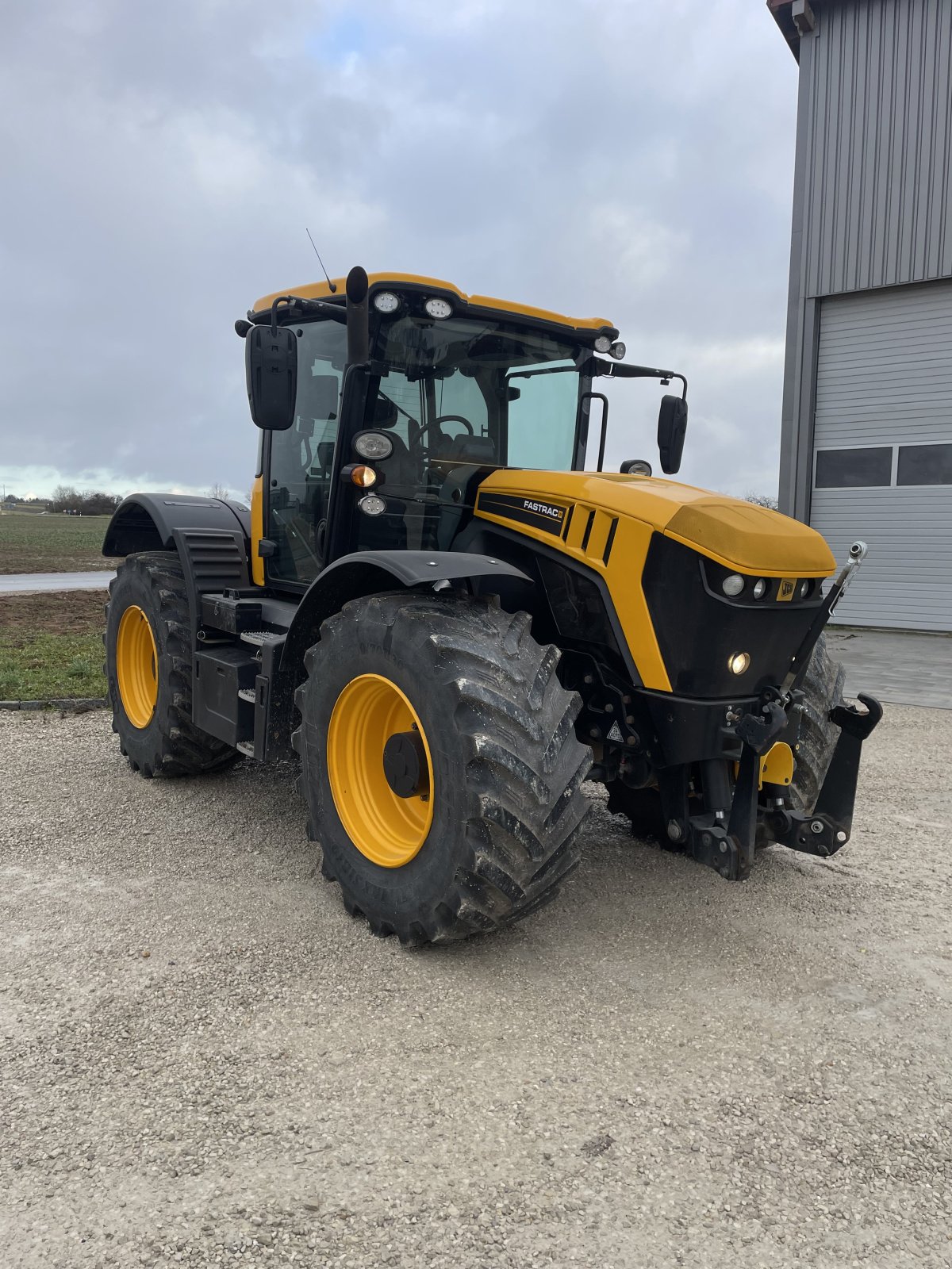 Traktor des Typs JCB Fastrac 4220, Gebrauchtmaschine in Seubersdorf (Bild 1)