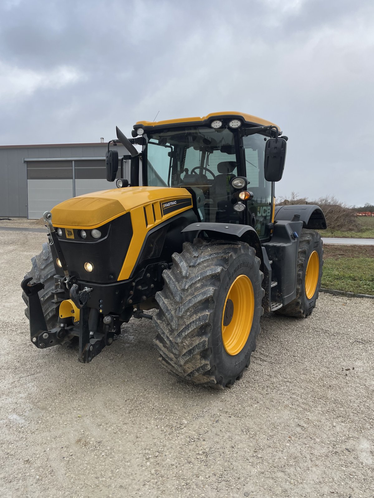 Traktor des Typs JCB Fastrac 4220, Gebrauchtmaschine in Seubersdorf (Bild 2)