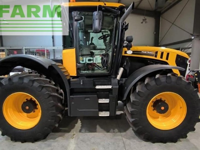 Traktor typu JCB fastrac 4220, Gebrauchtmaschine w SKARBIMIERZ – OSIEDLE (Zdjęcie 1)