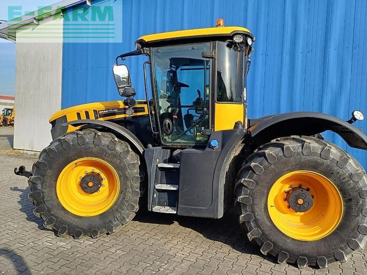 Traktor del tipo JCB fastrac 4220, Gebrauchtmaschine en SKARBIMIERZ – OSIEDLE (Imagen 3)