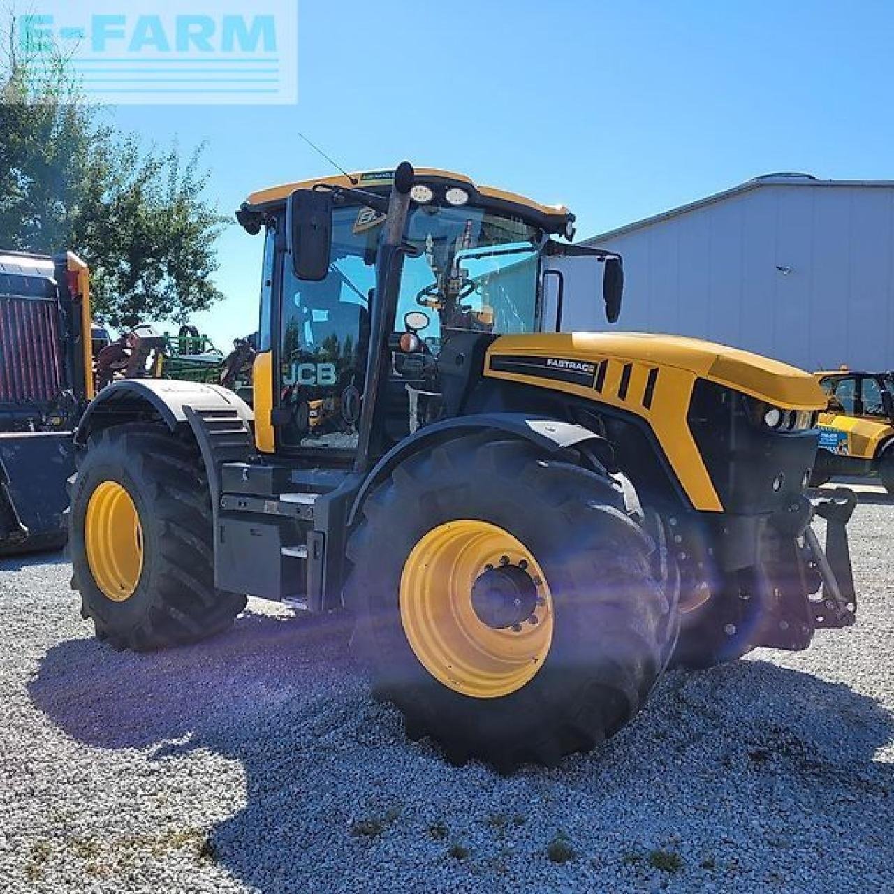 Traktor typu JCB fastrac 4220, Gebrauchtmaschine w SKARBIMIERZ – OSIEDLE (Zdjęcie 1)