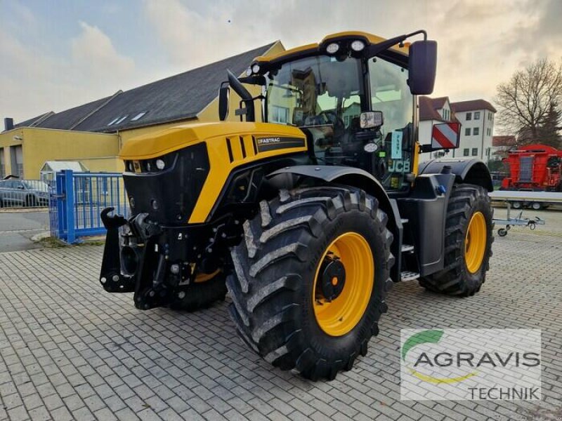 Traktor of the type JCB FASTRAC 4220, Gebrauchtmaschine in Grimma (Picture 1)