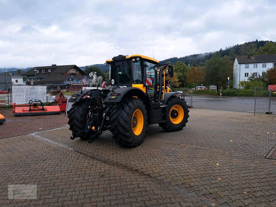 Traktor Türe ait JCB Fastrac 4220, Neumaschine içinde Bad Kötzting (resim 3)