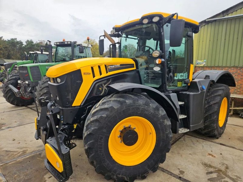 Traktor des Typs JCB Fastrac 4220, Gebrauchtmaschine in Bergen op Zoom