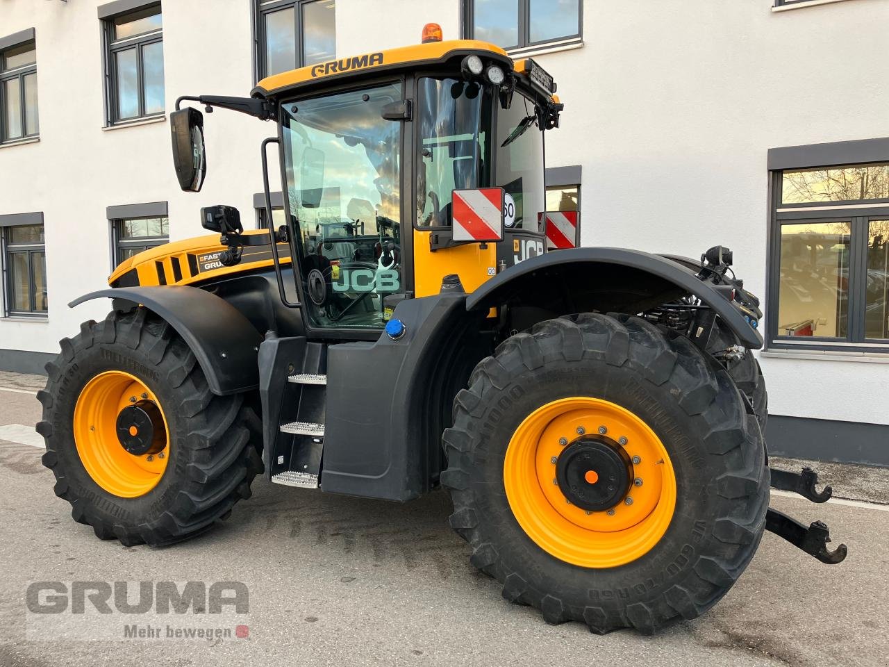 Traktor van het type JCB Fastrac 4220, Gebrauchtmaschine in Friedberg-Derching (Foto 4)