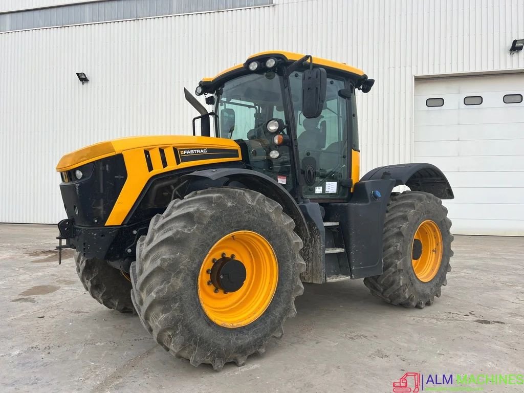 Traktor van het type JCB Fastrac 4220, Gebrauchtmaschine in LAARNE (Foto 1)