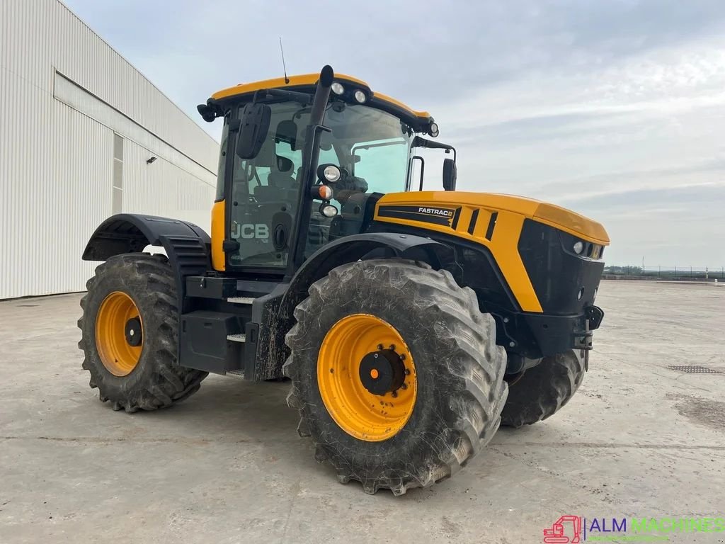 Traktor van het type JCB Fastrac 4220, Gebrauchtmaschine in LAARNE (Foto 2)