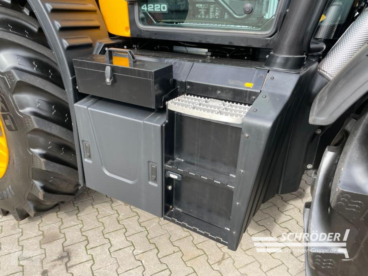 Traktor du type JCB FASTRAC 4220, Gebrauchtmaschine en Wildeshausen (Photo 22)