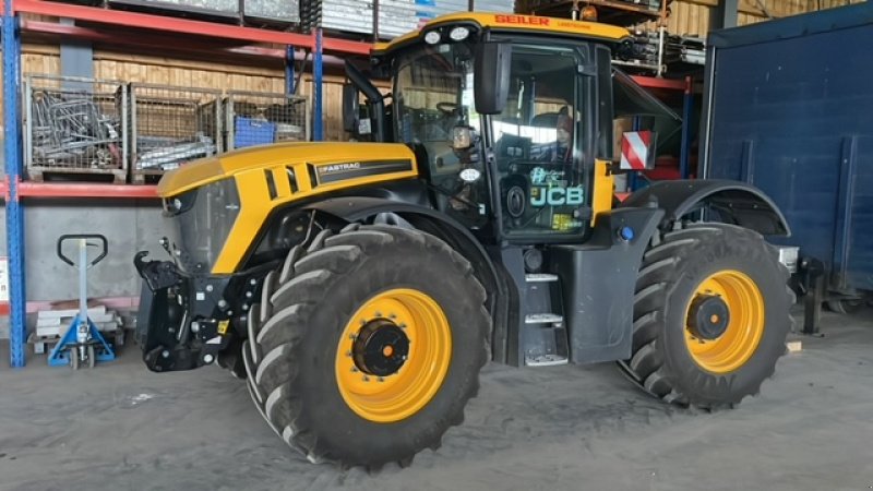 Traktor del tipo JCB Fastrac 4220, Gebrauchtmaschine en Merkendorf (Imagen 1)