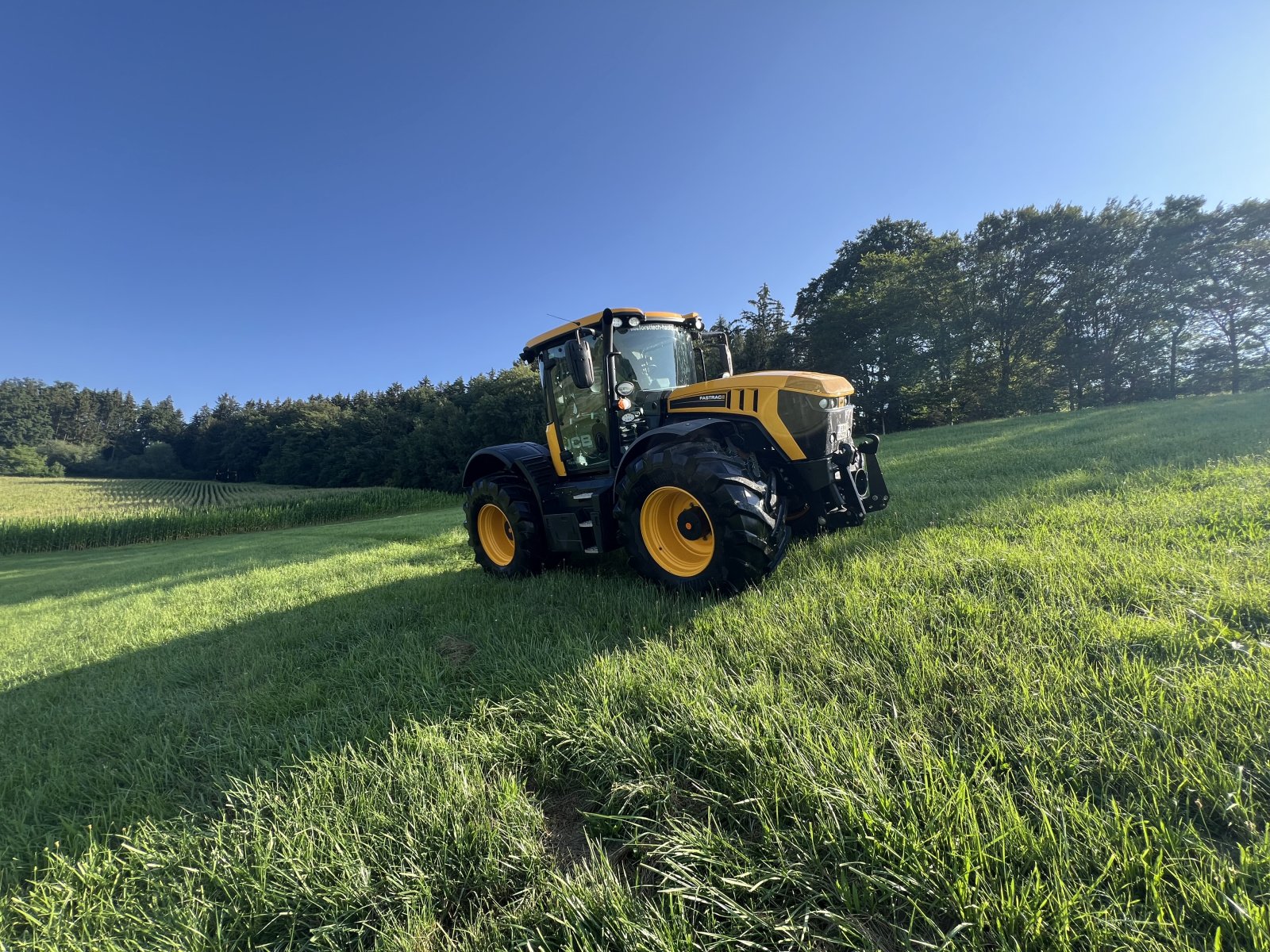 Traktor typu JCB Fastrac 4220, Gebrauchtmaschine w Feaunberg (Zdjęcie 8)