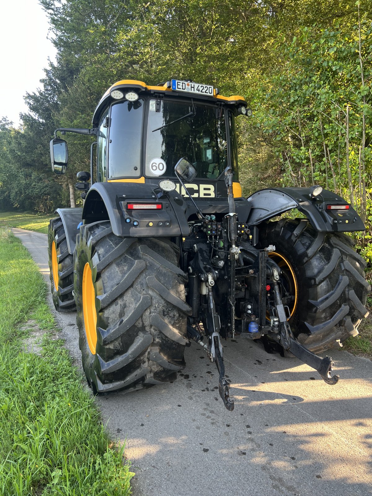 Traktor Türe ait JCB Fastrac 4220, Gebrauchtmaschine içinde Feaunberg (resim 11)