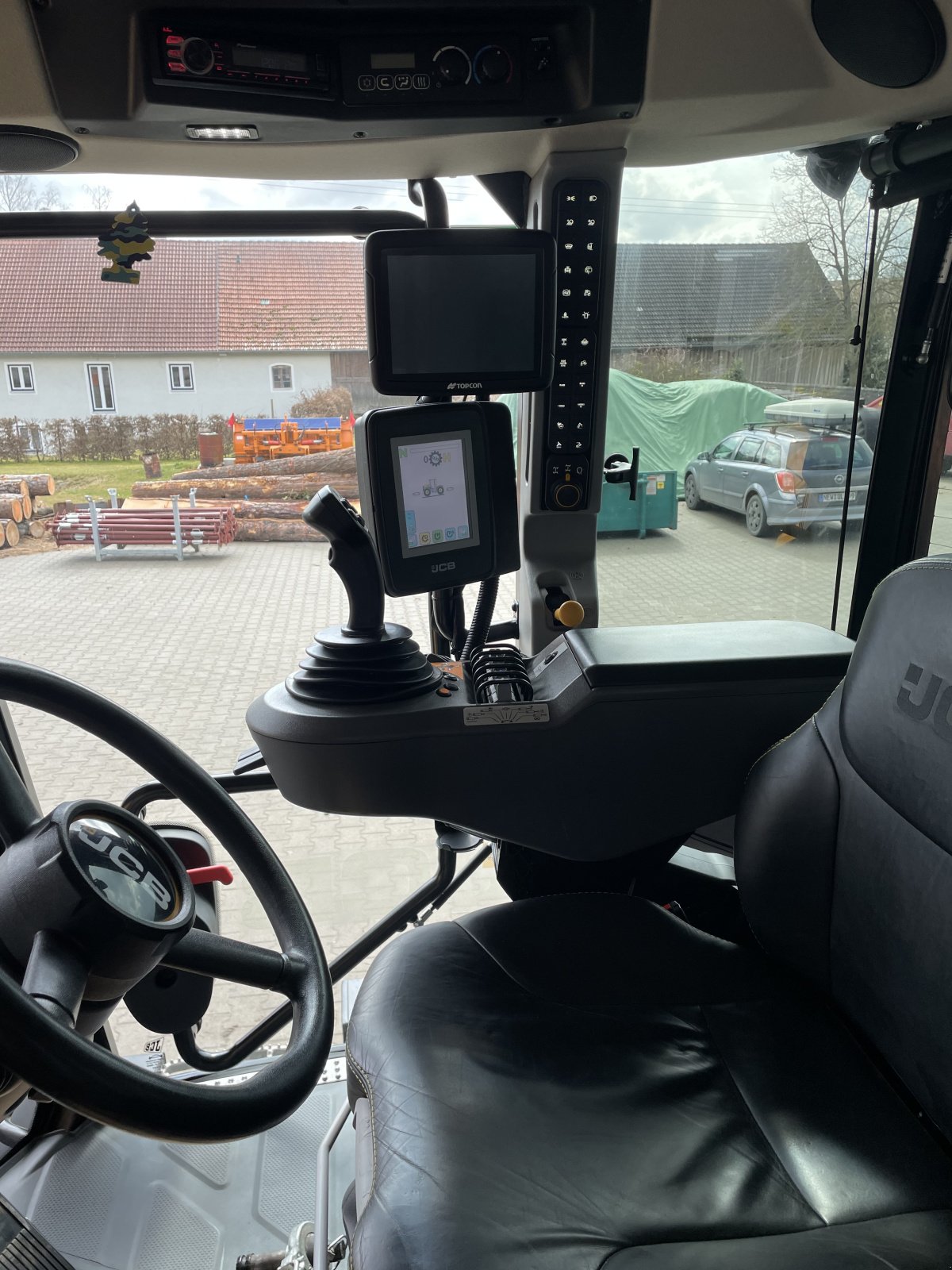 Traktor tipa JCB Fastrac 4220, Gebrauchtmaschine u Feaunberg (Slika 17)