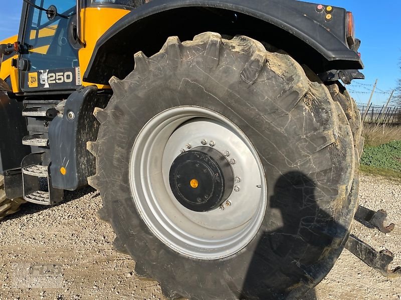 Traktor Türe ait JCB Fastrac 8250, Gebrauchtmaschine içinde Pfeffenhausen (resim 13)