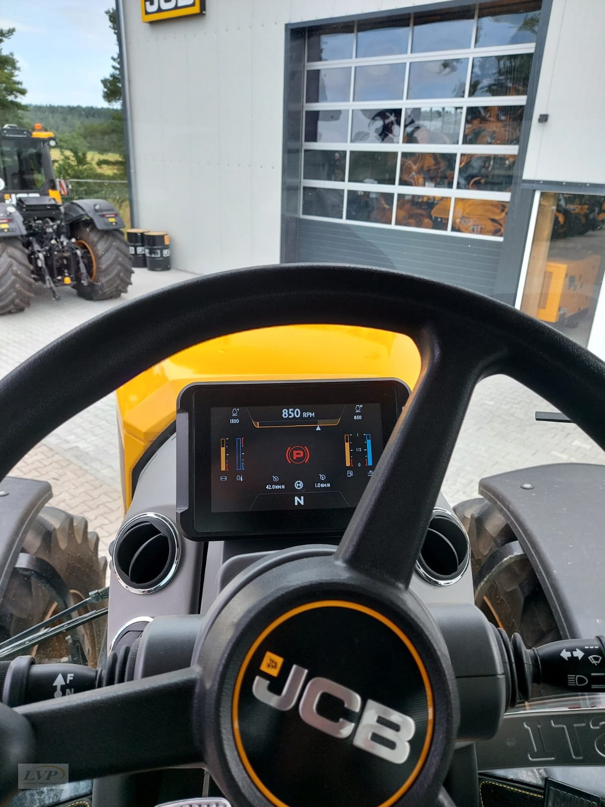 Traktor des Typs JCB Fastrac 8290 I-CON gleich wie 8330, Gebrauchtmaschine in Pegnitz (Bild 12)