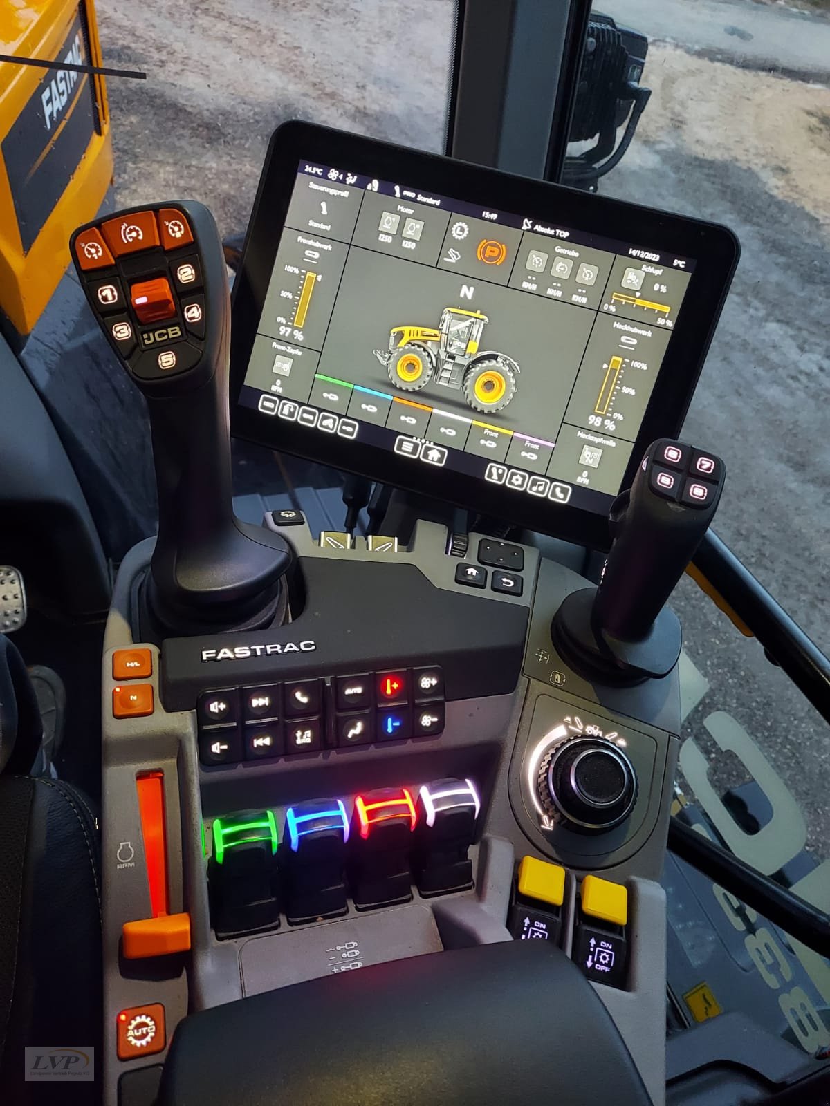 Traktor Türe ait JCB Fastrac 8330 I-CON Demo Vol, Gebrauchtmaschine içinde Pegnitz (resim 13)