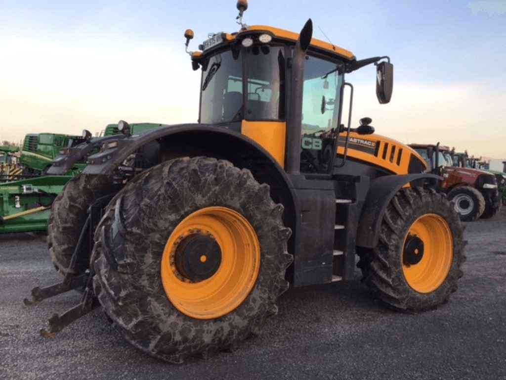 Traktor van het type JCB FASTRAC 8330 T4I, Gebrauchtmaschine in Vogelsheim (Foto 4)