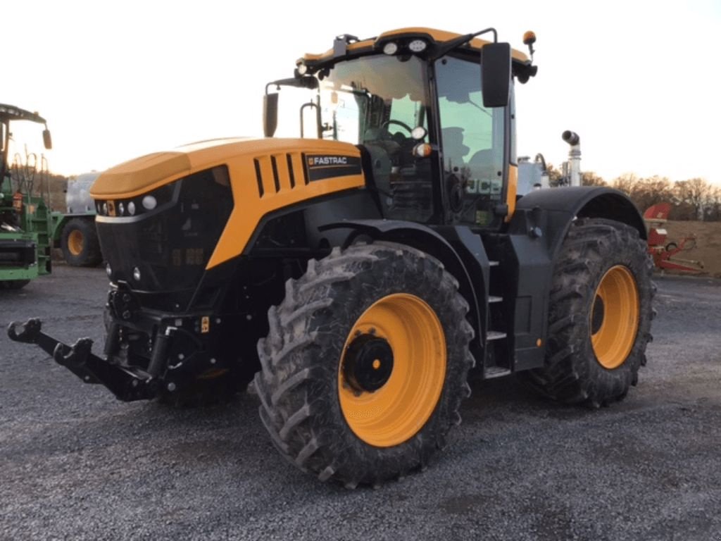 Traktor a típus JCB FASTRAC 8330 T4I, Gebrauchtmaschine ekkor: azerailles (Kép 1)