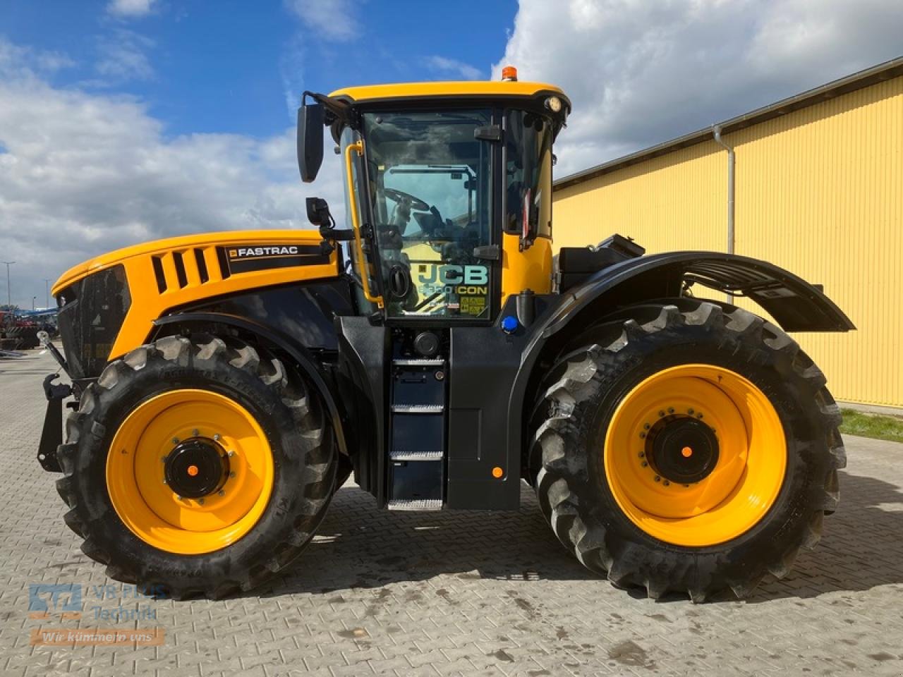 Traktor типа JCB FASTRAC 8330, Gebrauchtmaschine в Osterburg (Фотография 2)