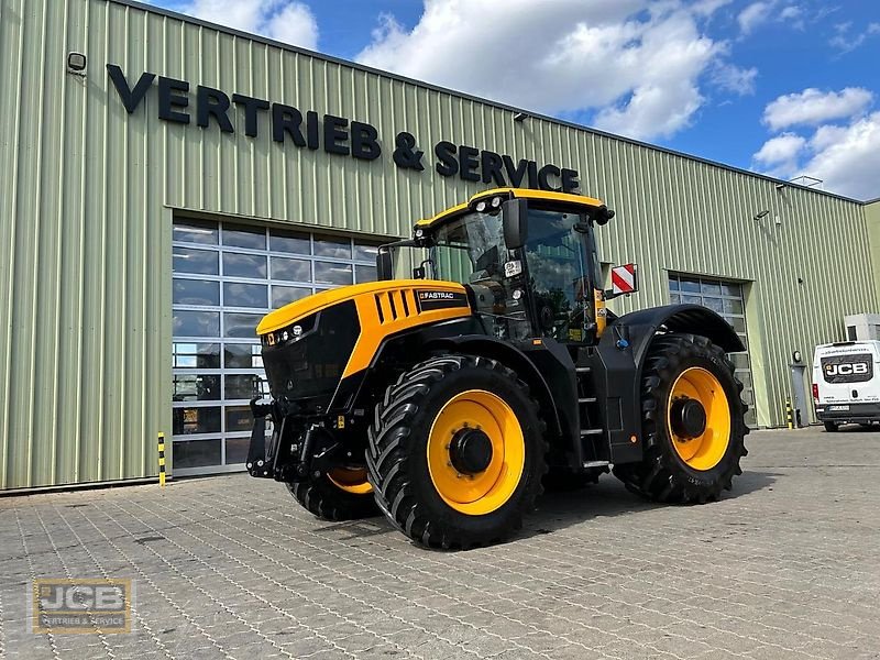 Traktor des Typs JCB Fastrac 8330, Gebrauchtmaschine in Frechen (Bild 3)