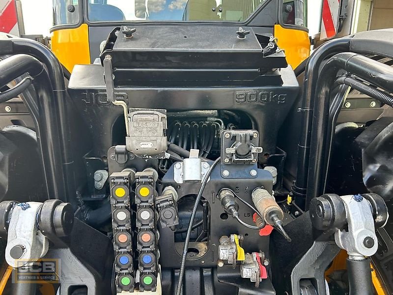 Traktor del tipo JCB Fastrac 8330, Gebrauchtmaschine en Frechen (Imagen 7)