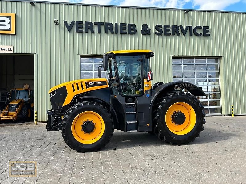 Traktor tipa JCB Fastrac 8330, Gebrauchtmaschine u Frechen