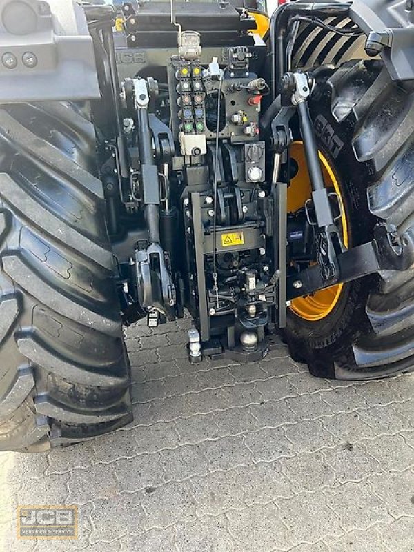 Traktor Türe ait JCB Fastrac 8330, Gebrauchtmaschine içinde Frechen (resim 2)