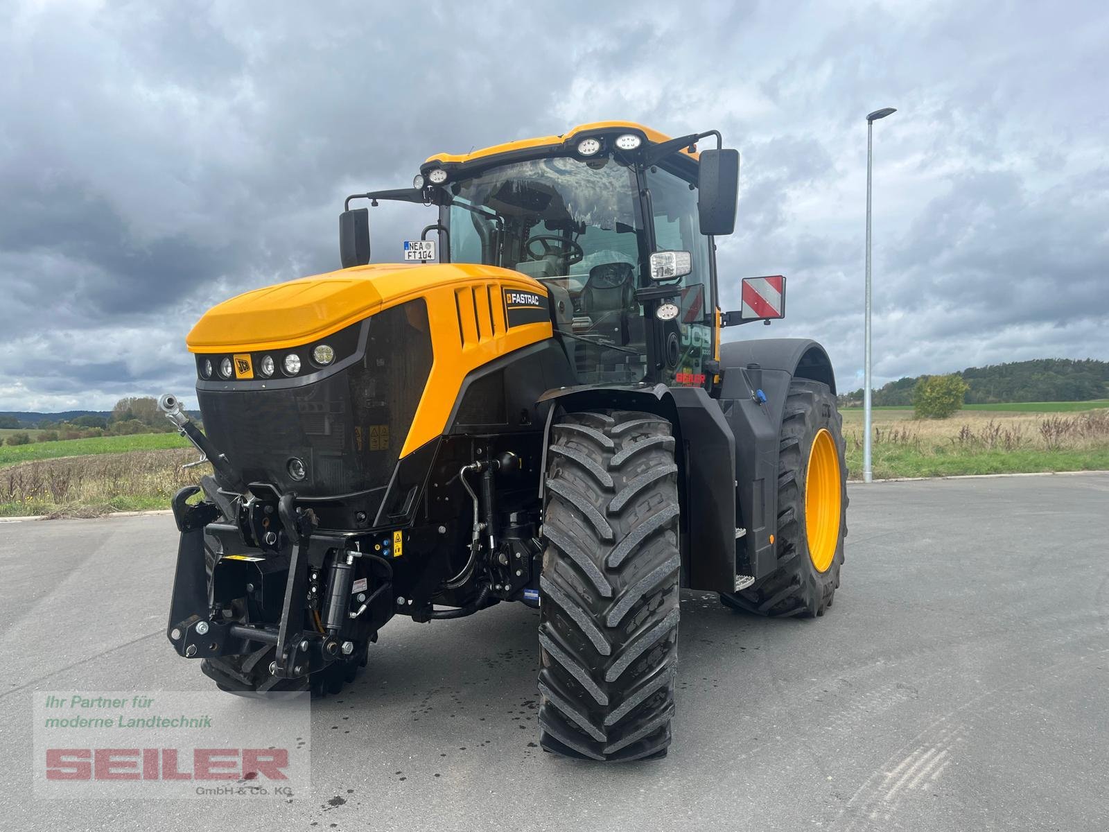 Traktor des Typs JCB Fastrac 8330, Gebrauchtmaschine in Burghaslach (Bild 1)