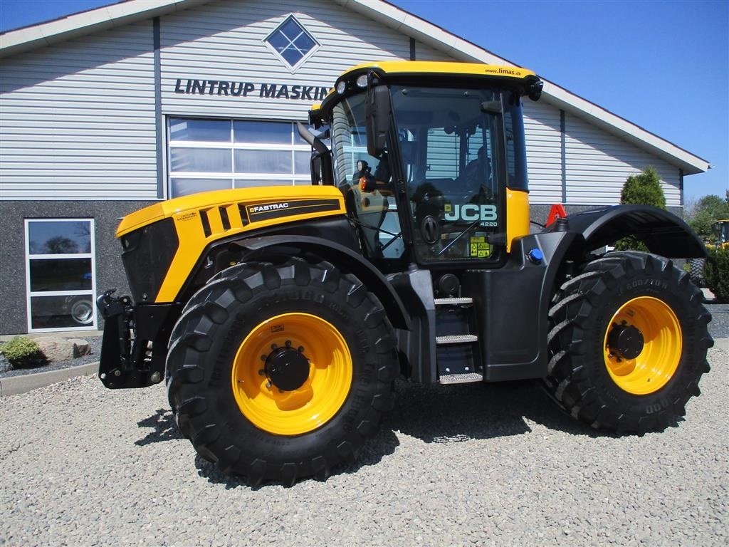 Traktor Türe ait JCB Fasttrac 4220 med frontlift og fuld affjedring, Gebrauchtmaschine içinde Lintrup (resim 4)