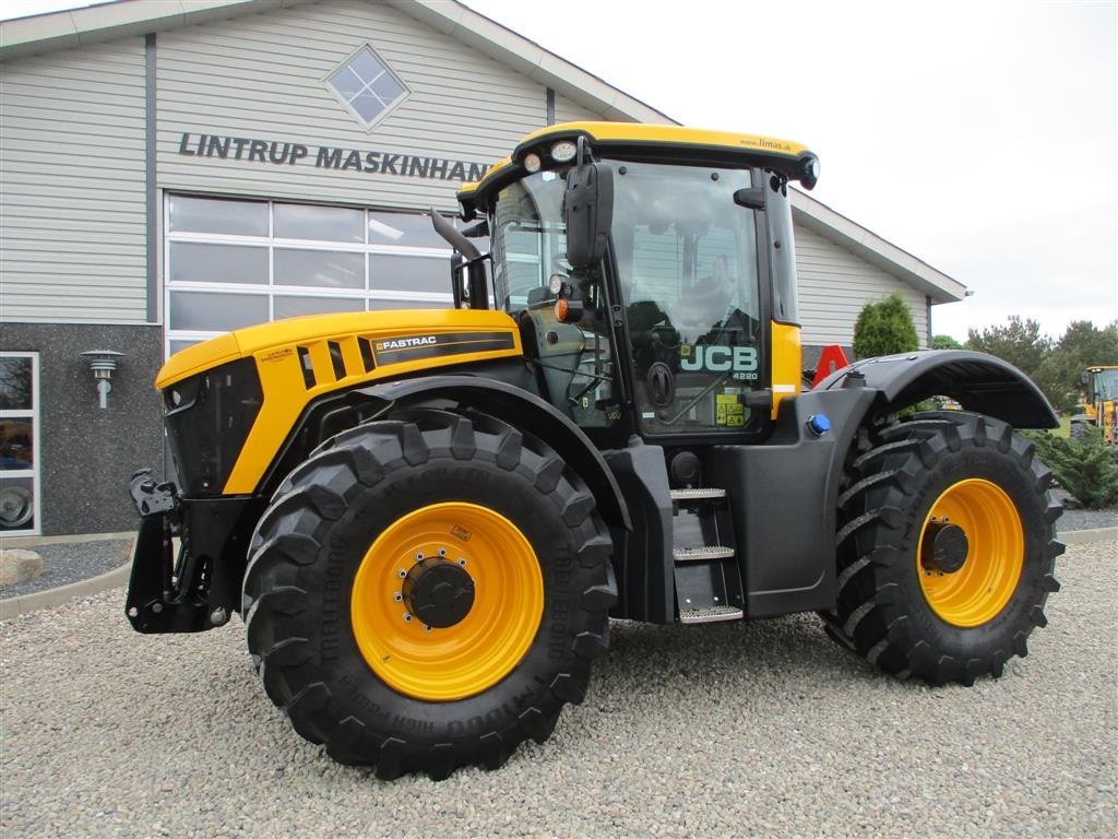 Traktor tip JCB Fasttrac 4220 med frontlift og fuld affjedring, Gebrauchtmaschine in Lintrup (Poză 4)