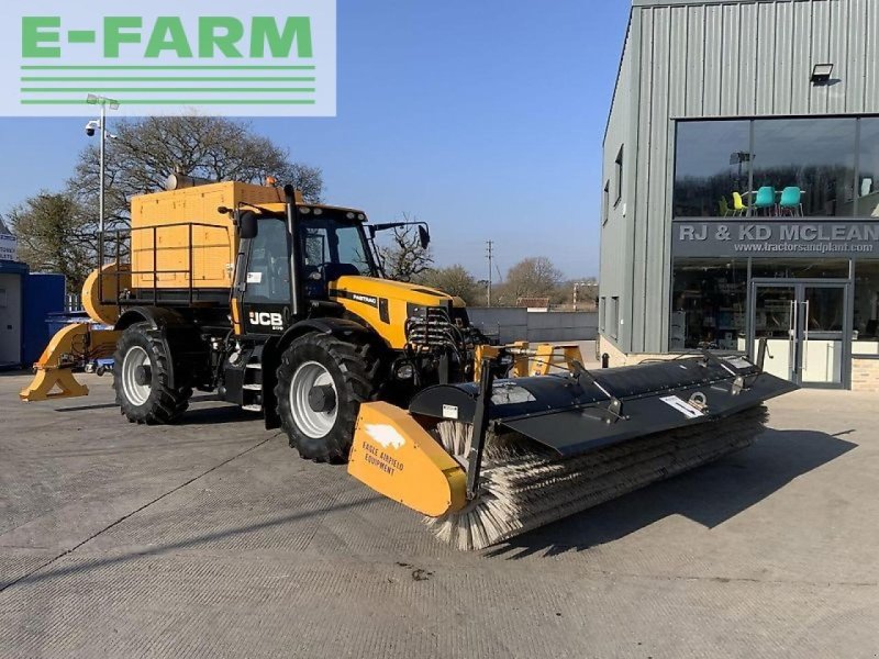 Traktor of the type JCB hmv 2170 fastrac airport runway broom (st15913), Gebrauchtmaschine in SHAFTESBURY (Picture 1)