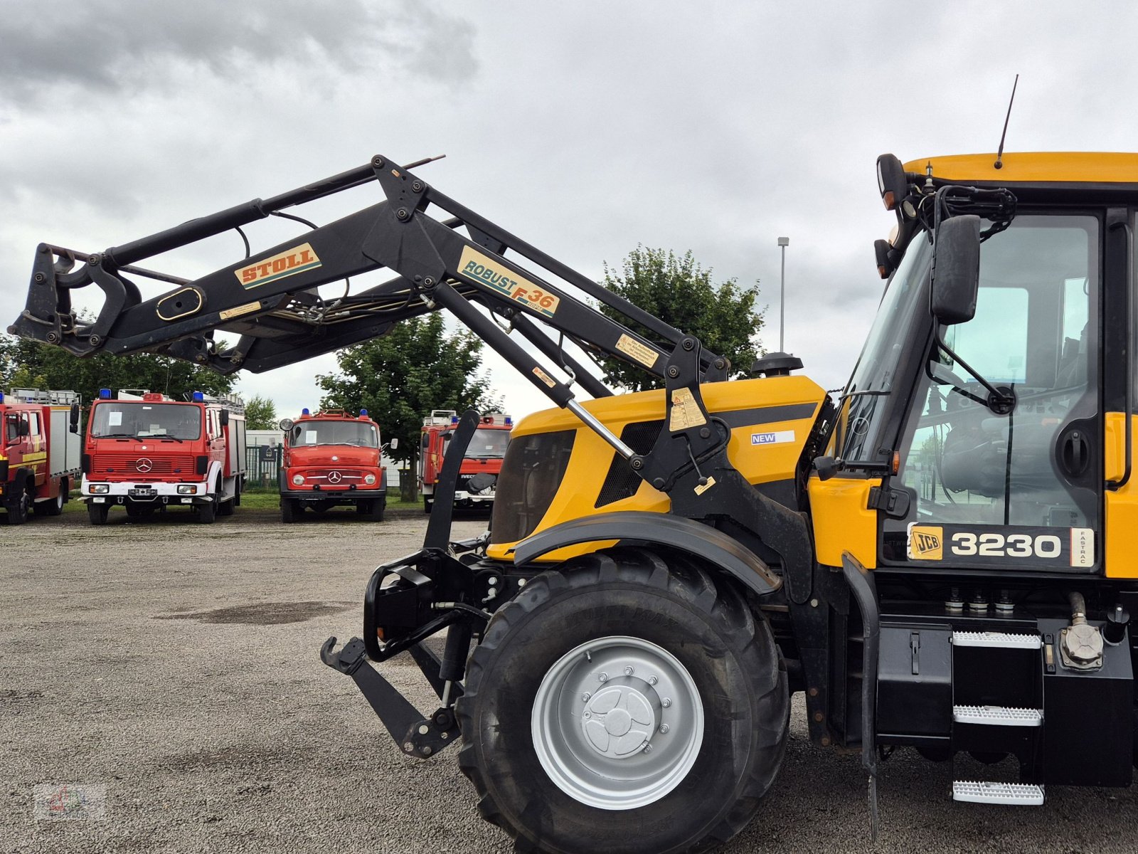 Traktor del tipo JCB JCB Fastrac HMV 3230 2 Zapfwellen + Frontheber Stoll, Gebrauchtmaschine In Sottrum (Immagine 20)