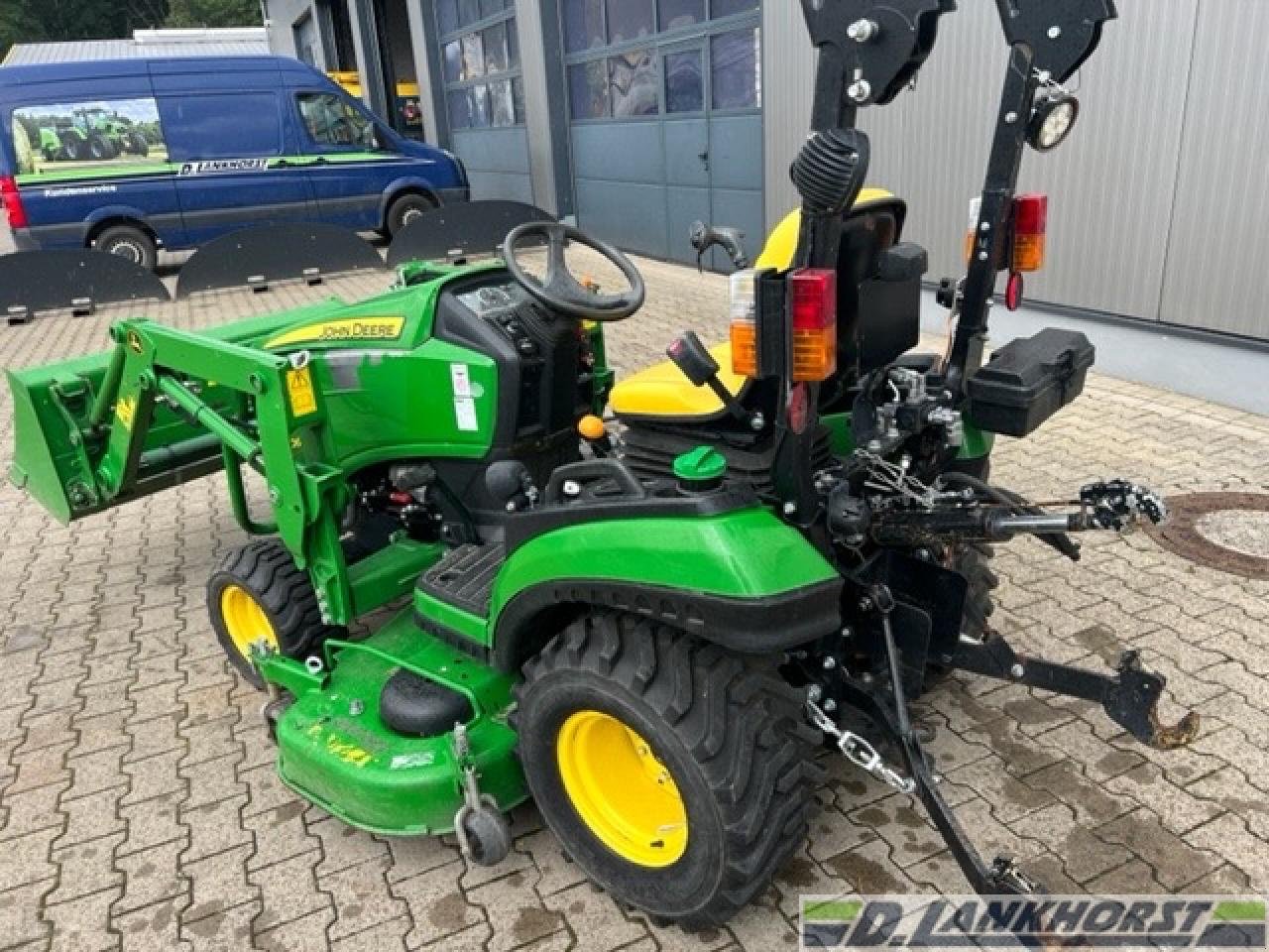 Traktor des Typs John Deere 1026 R, Gebrauchtmaschine in Neuenkirchen / Bramsche (Bild 2)