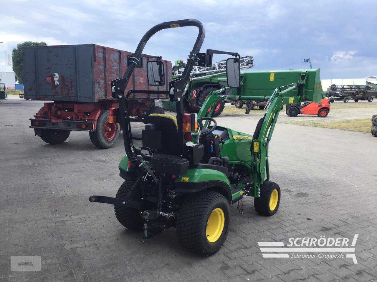 Traktor du type John Deere 1026 R, Gebrauchtmaschine en Wildeshausen (Photo 2)